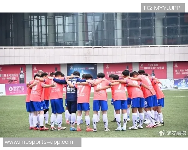 足球传奇与星光闪耀的绿茵舞台每一位球员都是一首动人的英雄之歌 足球传奇与星光闪耀的绿茵舞台每一位球员都是一首动人的英雄之歌